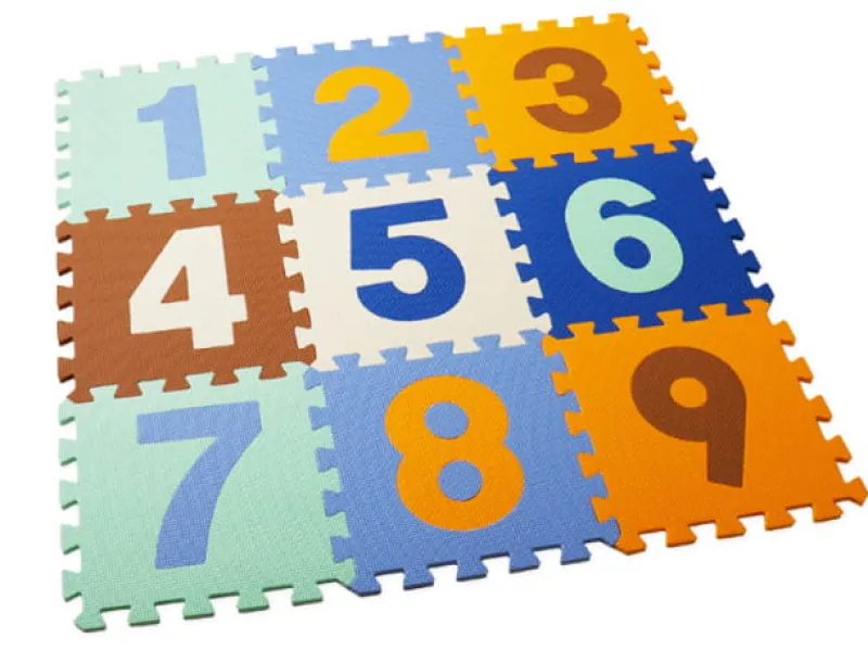 BIGTOYS Mata podłogowa puzzle cyfry BPUZ7558 mix cena za 1 szt.